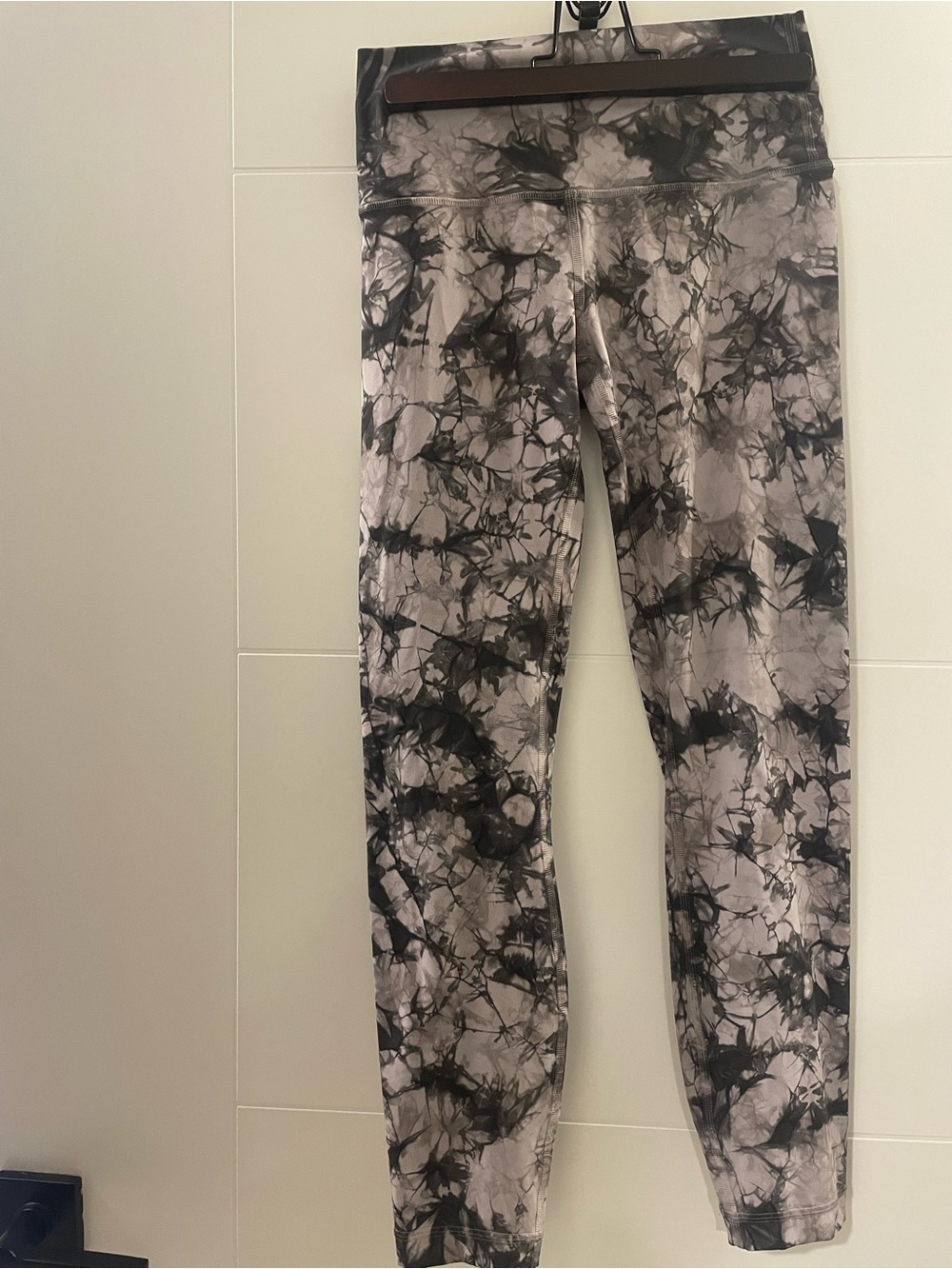 lululemon athletica Kids Black and Gray Tie-Dye Leggings